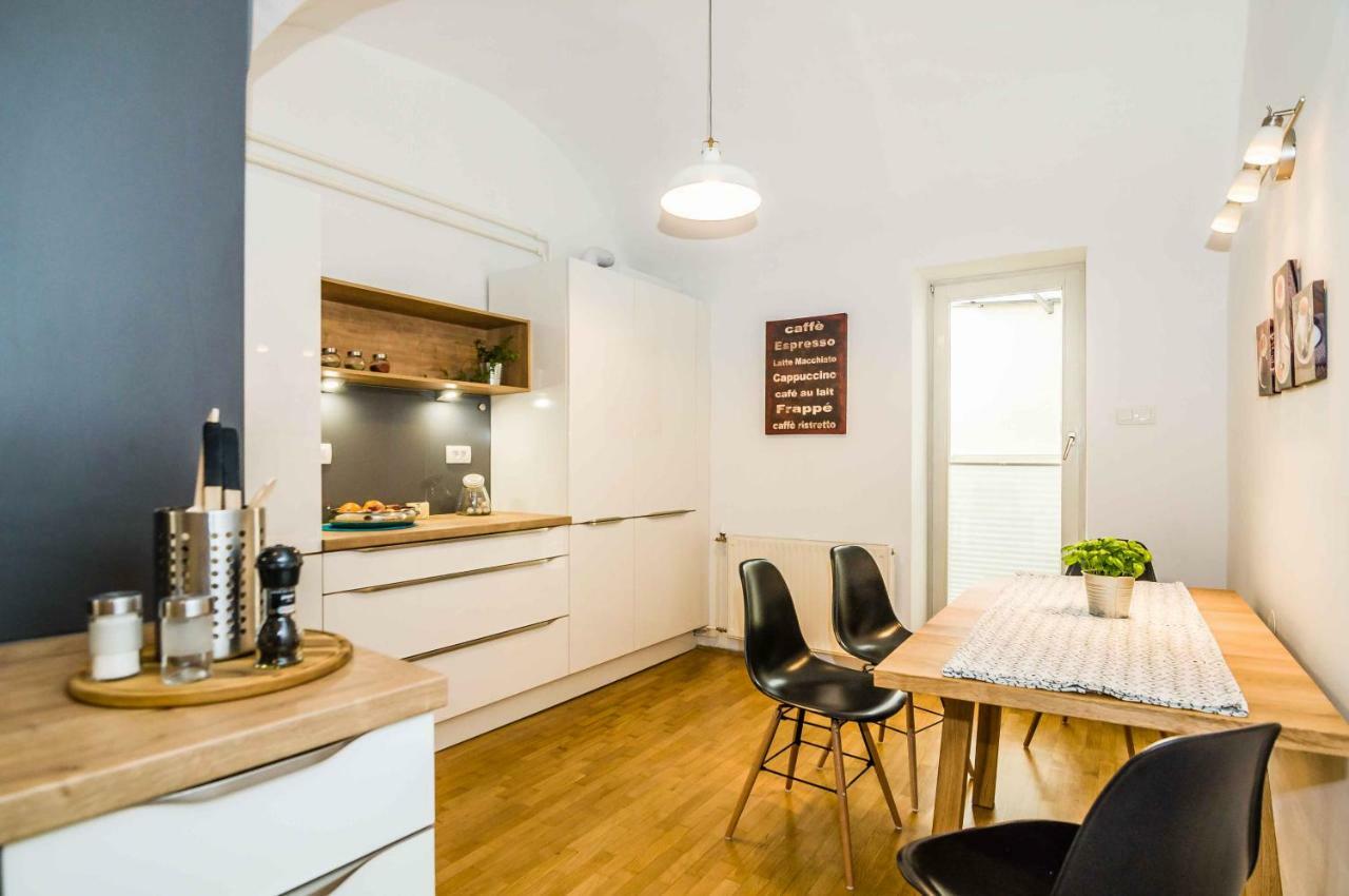 Elegant Central Apartment Liubliana Exterior foto